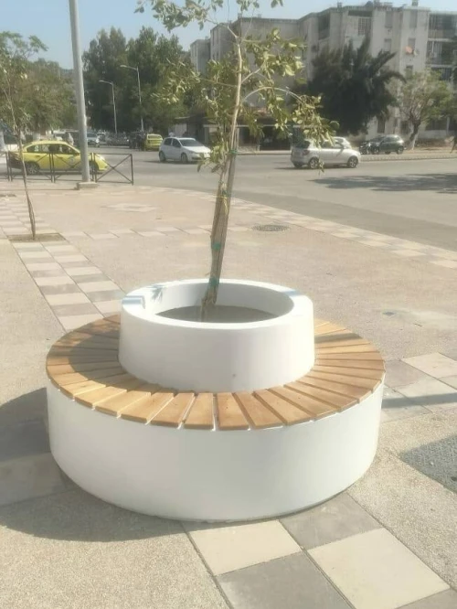 Banc et pot en GRC