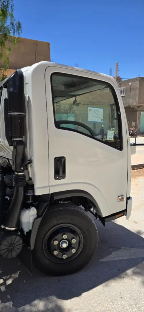 Isuzu npr71 2025
