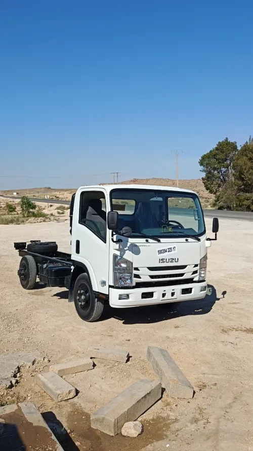 Isuzu npr71 2025