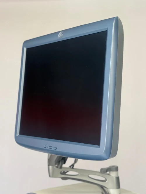 ECHOGRAPHE GE voluson E8