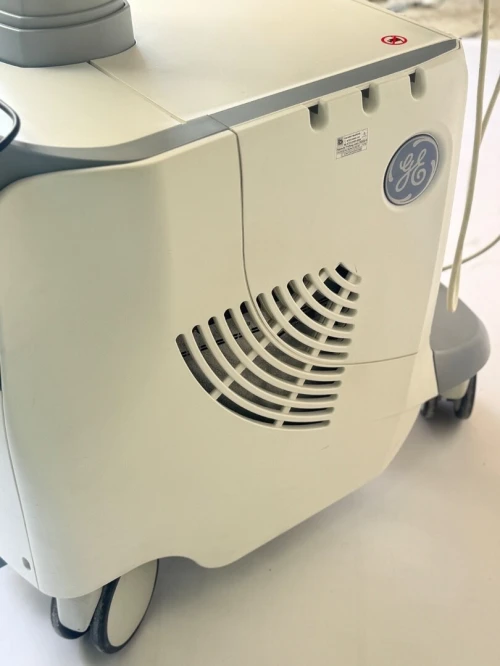 ECHOGRAPHE GE voluson E8