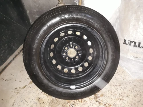 Pneu 185/60/R14 Good Year Neuf avec jante