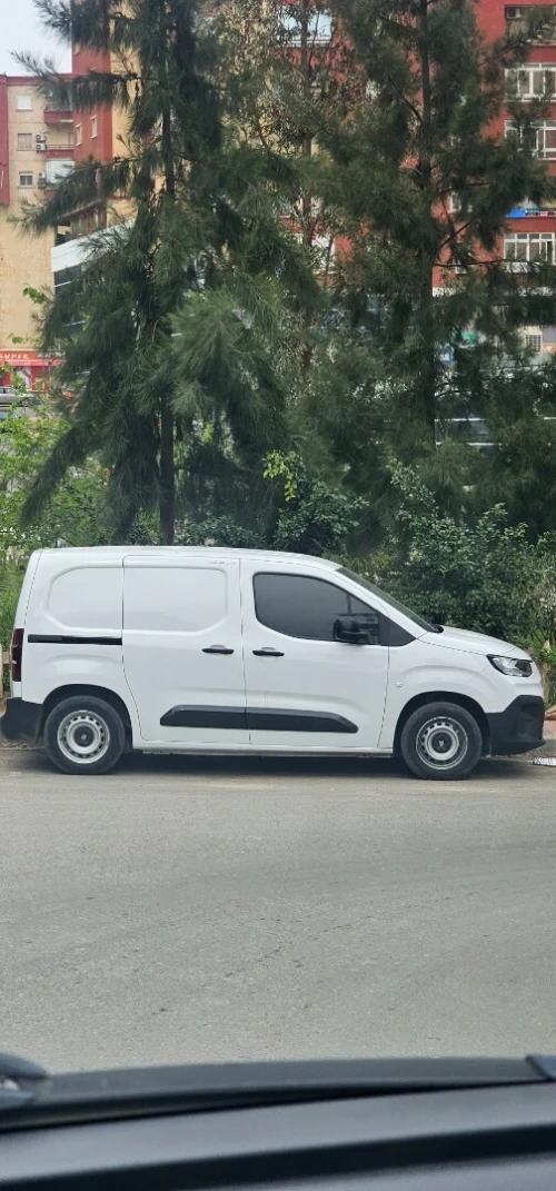 Location Fourgon Utilitaire Avec Chauffeur