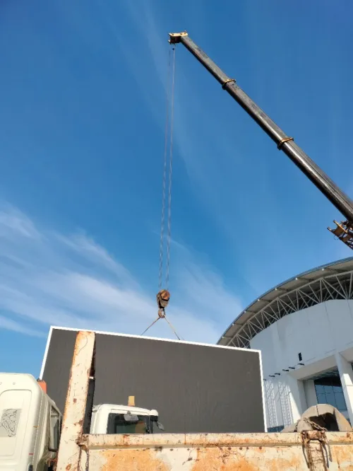 Location grue mobile 130 100 70 50 25 tonne