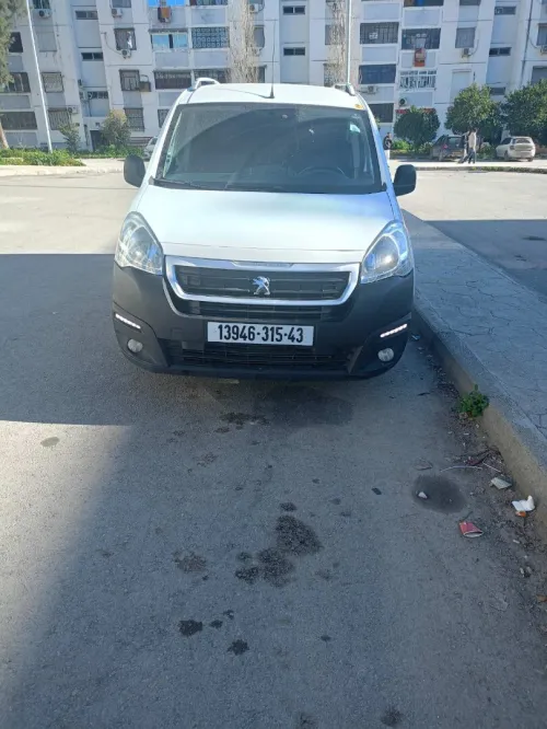 Peugeot Partner 2015 B9