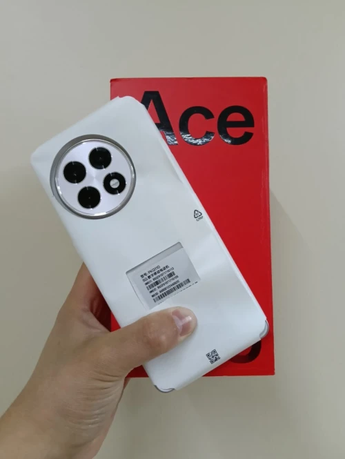 One plus Ace 5 (13r)