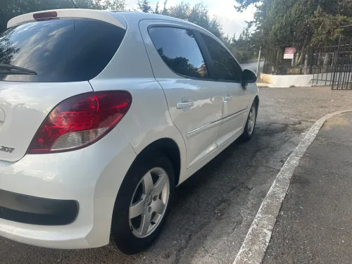 Peugeot 207 2012 Fennec