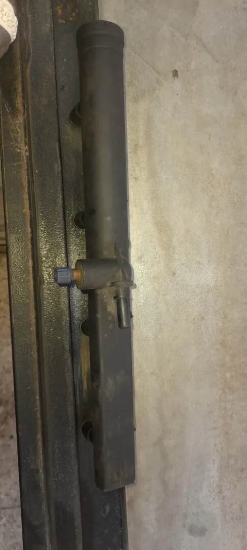 Vendre rampe avec 4 injecteurs 406 2.0L essence 