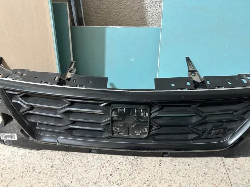 Calendre seat Leon (2018/2019)