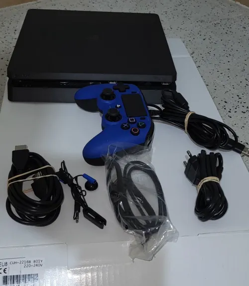 PlayStation 4 slim 1To
