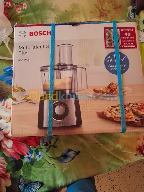 Robot multifonctions BOSCH 900W