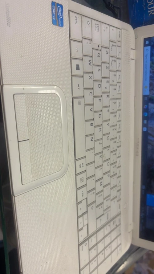 Toshiba Satellite C850-F0123 / i3 3eme gen / Win 10