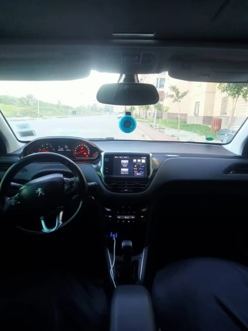 Peugeot 208 2015 208