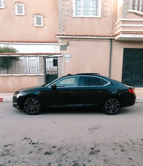 Skoda Superb 2021 Laurin&Klement