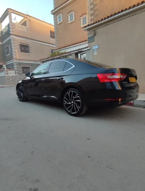 Skoda Superb 2021 Laurin&Klement