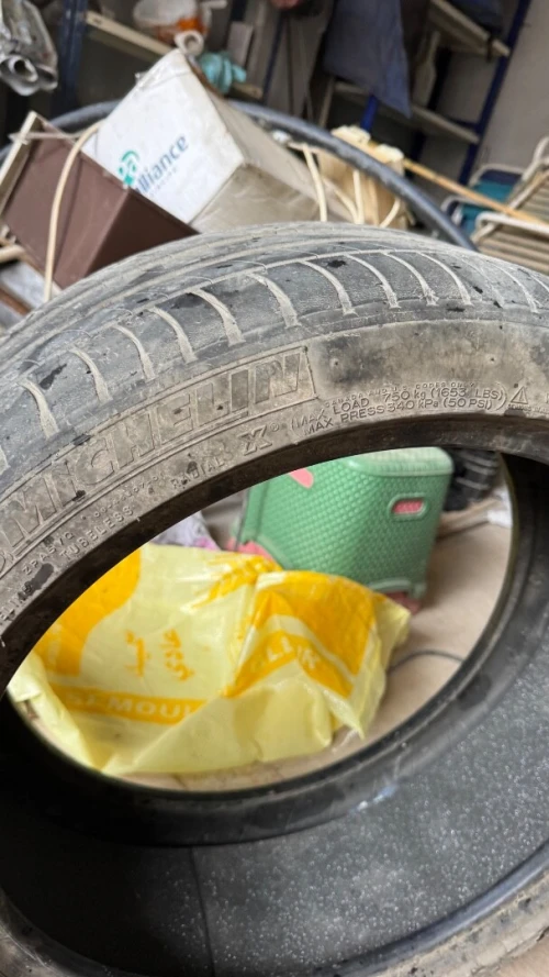 Pneu mechelin 245/40R19 (mercedes classe E)