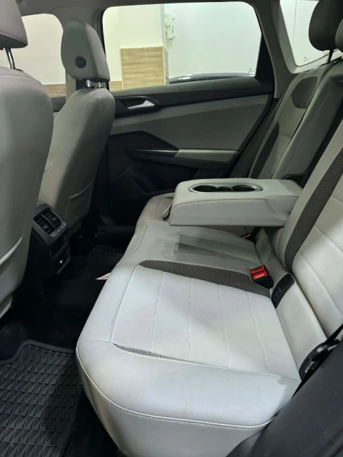 Volkswagen Taos 2022 SE Black 
