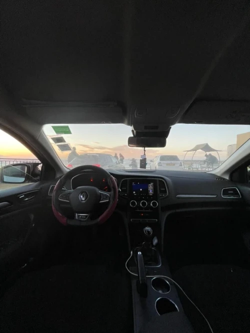 Renault Megane 4  2022 Itens