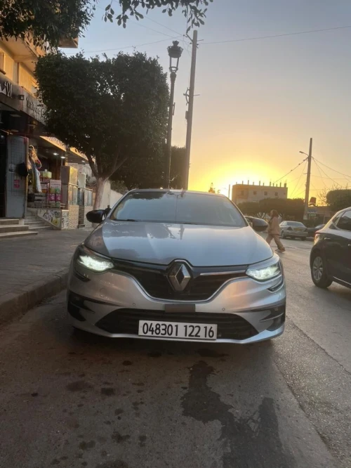 Renault Megane 4  2022 Itens