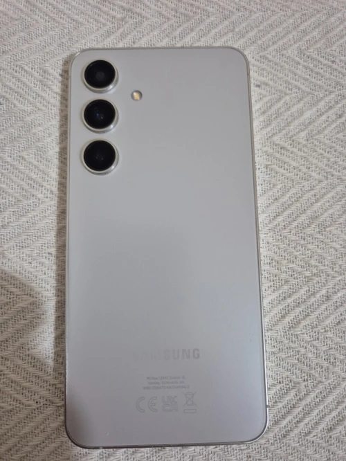 Samsung S24