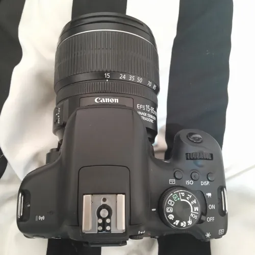 camera canon eos 750D