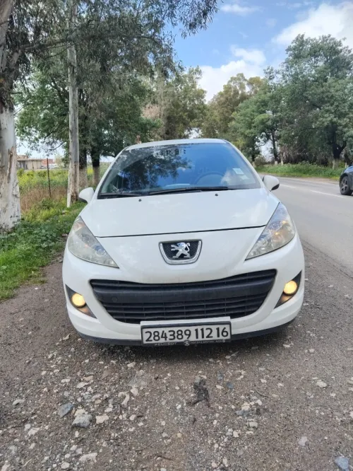 Peugeot 207 2012 Fennec