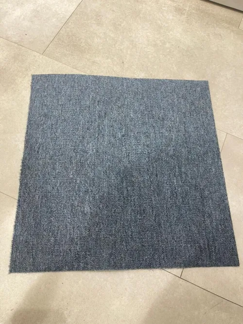 moquette en dalles 50x50