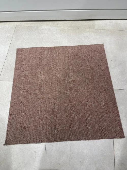 moquette en dalles 50x50