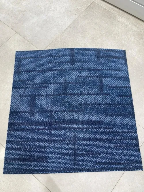 moquette en dalles 50x50