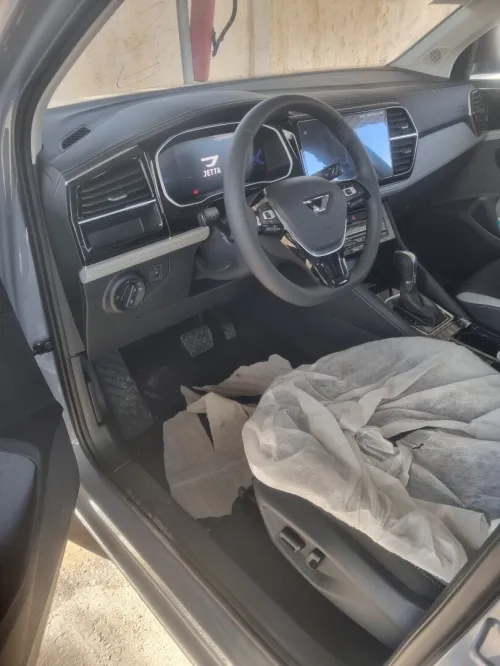 Volkswagen Jetta 2025 Vs5