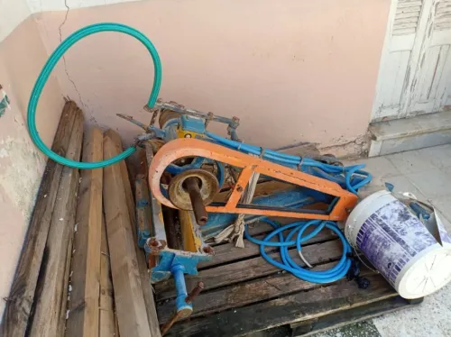 MACHINE DE PONÇAGE
