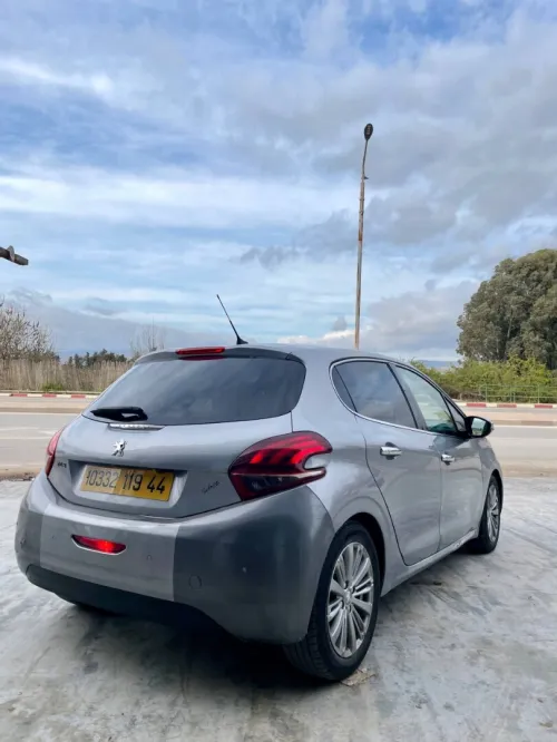 Peugeot 208 2019 Allure Facelift