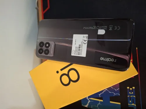 Realme I8