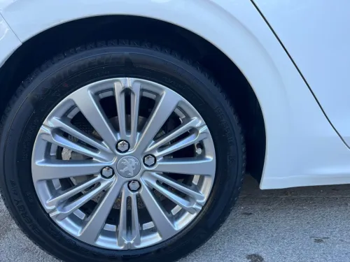 Peugeot 208 2019 Allure Facelift