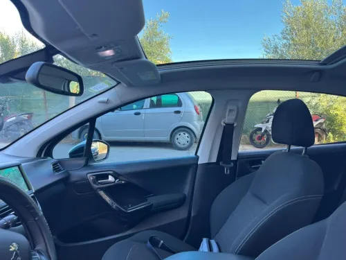 Peugeot 208 2019 Allure Facelift