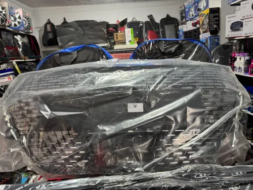 Calandre de Peugeot 208 gt 