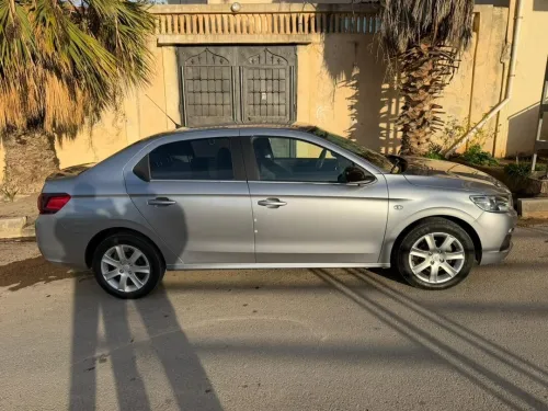 Peugeot 301 2022 Allure 8