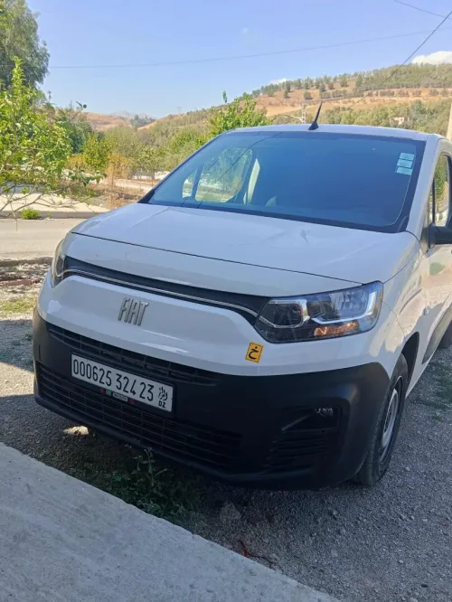 Fiat Doblo 2024 2 place