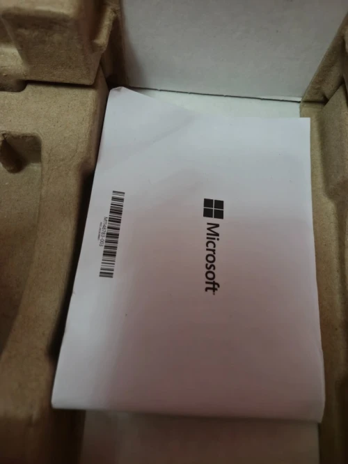 Xbox série s très bonne état avec boîte plus mannete game sir pro plus jeu rdr2