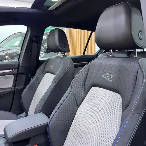 Volkswagen Golf 8 2025 R-Line