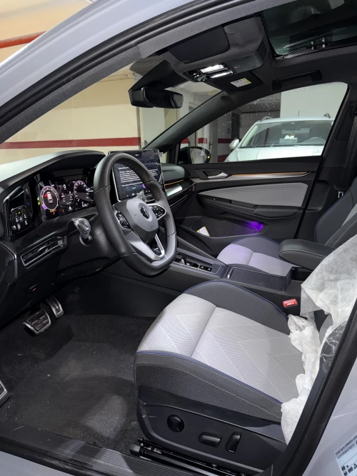 Volkswagen Golf 8.5 2025 R line