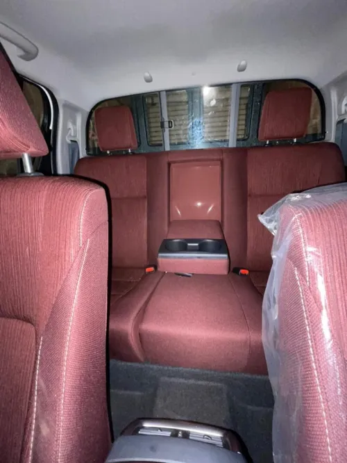 Toyota Revo  2026 Rivou hliux 2026 عماني SR5 4X4
