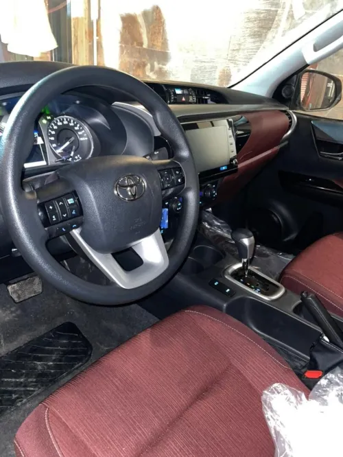 Toyota Revo  2026 Hliux Rivou 2026 عماني ريفو عماني 4X4