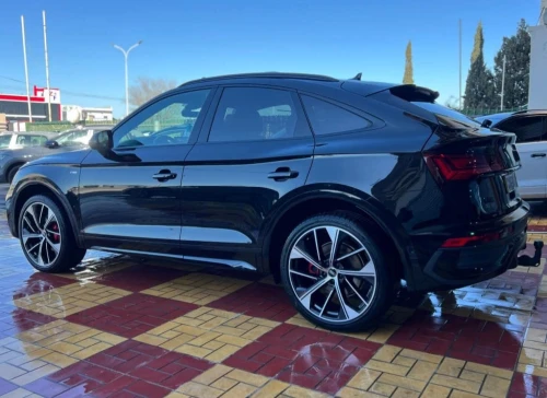 Audi Q5 2023 Slin