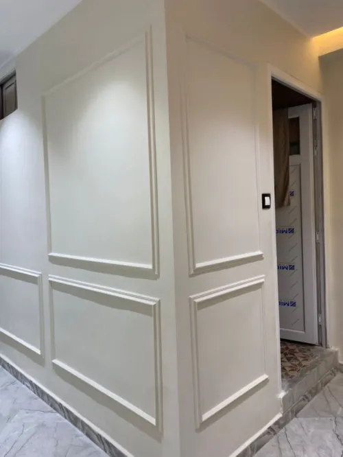 Installation de Moulures et Alternatives en Bois