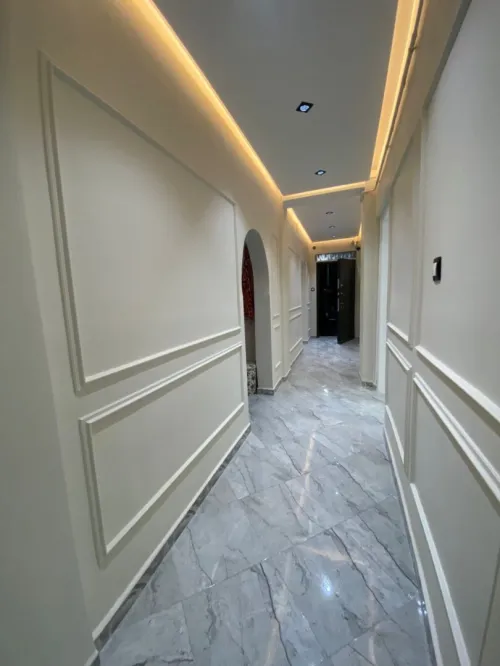 Installation de Moulures et Alternatives en Bois