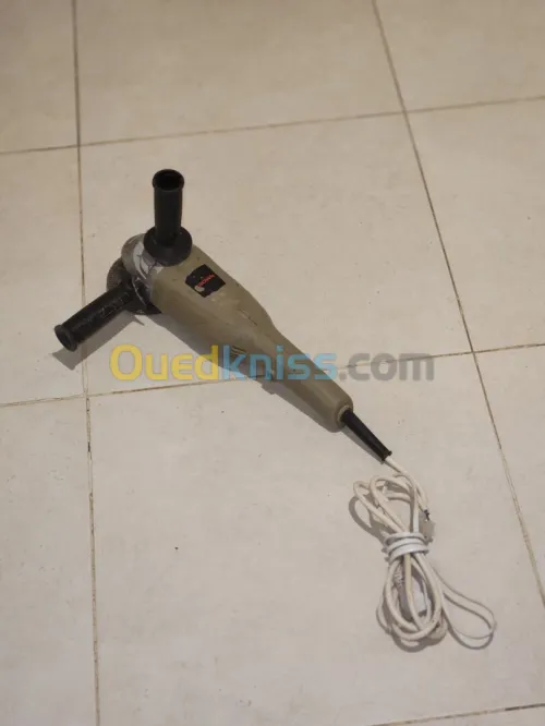 tronçonneuse 1010w de marque Crown