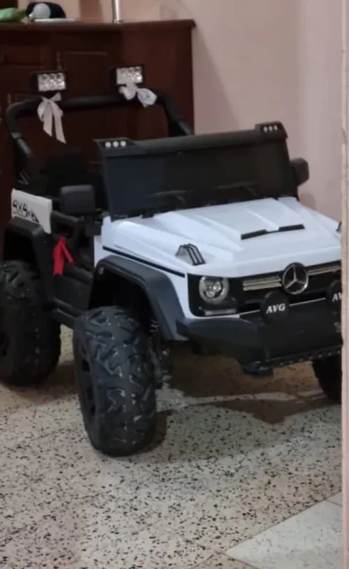 سيارة اطفاع 4*4 كبيرة 