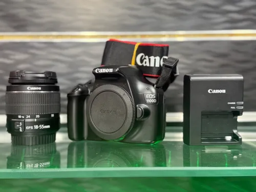 Canon 1100 D  668 clik