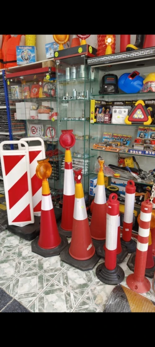 CONE DE SIGNALISATION